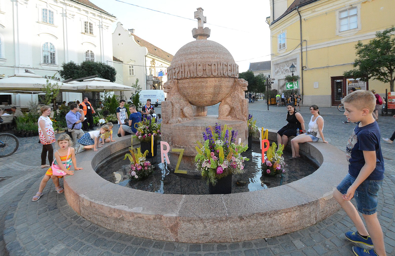 Pünkösdi Virágálom Székesfehérvár Belvárosában