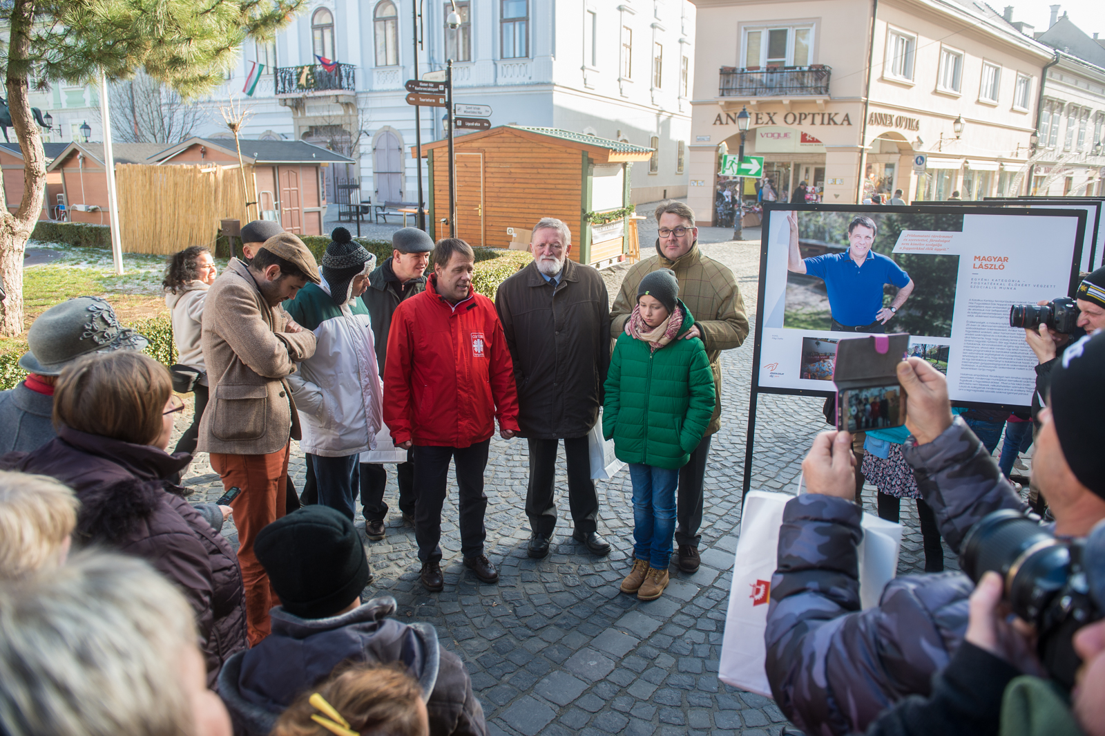 A Jószolgálat-díj kiállításának megnyitása