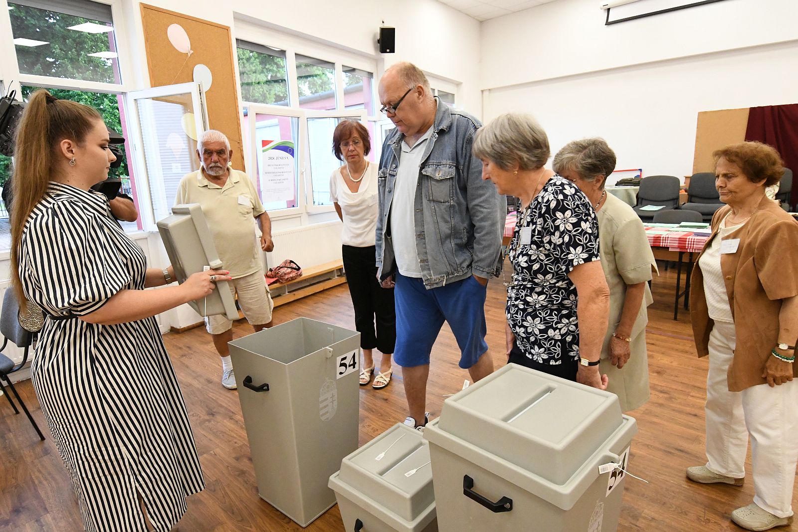 Így kezdődött a szavazás az 54-es számú szavazókörben Fehérváron