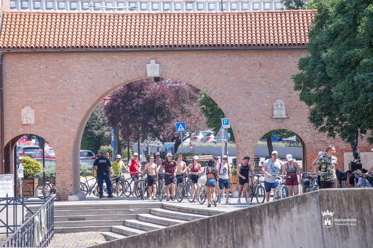 Fehérvárra tekertek az EFOTT-ról a fiatalok