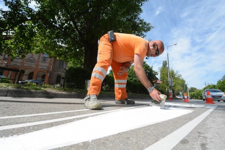 Tartós útburkolati jel ajándékba a Közlekedési Kultúra Napján