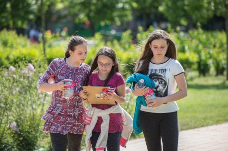 Irodalmi vetélkedőt rendeztek ötödikeseknek a János vitéz parkban