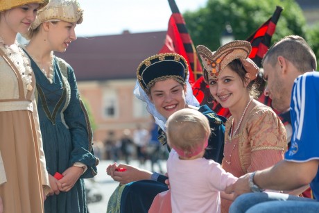 Középkori hangulat és királyi esküvő az Emlékhelyek Napján