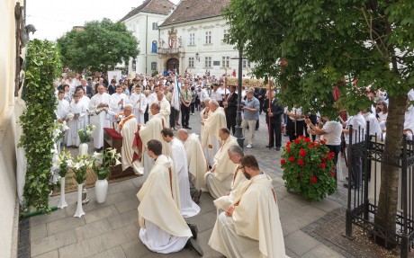 A város közös úrnapi szentmiséje és körmenete lesz vasárnap