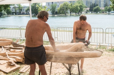 RönkFeszt a Csónakázó-tó partján - bárki megnézheti a készülő faszobrokat