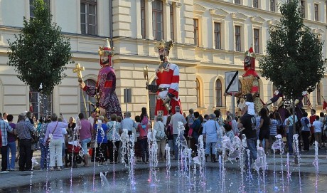 Királyok a színháznál - a Koronázási Ünnepi Játékokra hangolnak