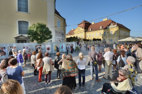 Külvilág - szabadtéri elektrografikai kiállítás nyílt a Városház téren