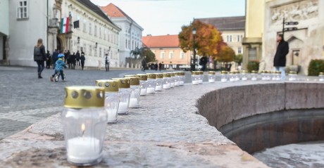 Mécsesgyújtásra várják a fehérváriakat a nemzeti gyásznapon