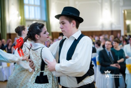 Idősek otthonát és templomépítést is támogatnak a III. Székely Bál bevételéből