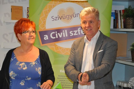 Fehérvári civil szervezeteket támogat és képez Az Évszak Szervezete Program