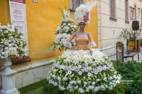 Pünkösdi Virágálom - lássuk a szépet, a jót és tiszta szívvel örüljünk!