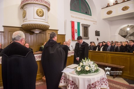 A Széchenyi úti református templomban iktatták be Szász Zoltán református lelkészt