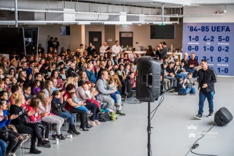 Gyermekotthonok karácsonya - közel ötszáz gyermeknek tették szebbé az ünnepét