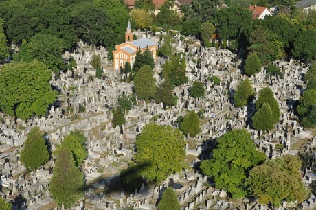 Szerdán délután mutatják be a Csutora temető történetéről készült könyvet