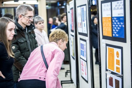 Február 15-ig látható a Tóparti Gimnázium hagyományos Téli tárlata