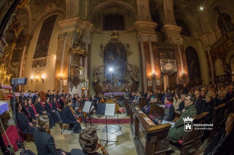 Barokk passióval mutatkozott be az Ars Oratoria Kamarakórus