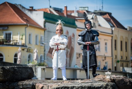 Történelmi sakk, hagyományőrzők és fáklyás tárlatvezetés az Emlékhelyek Napján