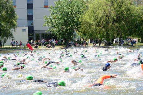 Triatlonversennyel indul a nyár Székesfehérváron - vasárnap extremeMan51.5