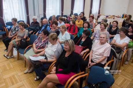 Polgármesteri találkozó a NAV Nyugdíjas Klub tagjaival