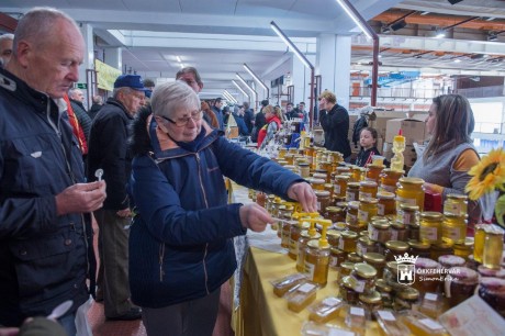 Ismét Székesfehérváron gyűltek össze Közép-Európa méhészei