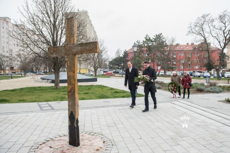 Néma koszorúzás Fehérváron a Magyar-Lengyel Barátság Napja alkalmából