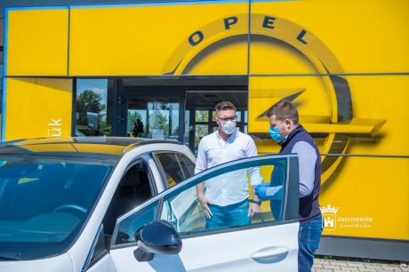 Az Opel felajánlásával bővült az Alba Bástya gépkocsiflottája