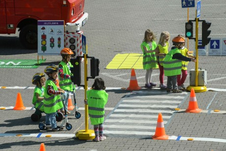 Idén online kvízzel ünnepelhetik a gyerekek a Közlekedési Kultúra Napját