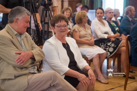 Köszönöm a bizalmat, a szeretetet! – átvette a Szent István-díjat Dr. Müller Cecília tisztifőorvos