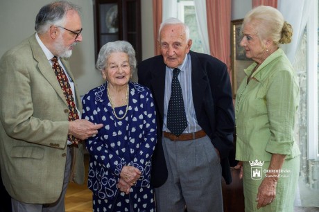 Dr. Baráth Károly és Dr. Kiss Ilona senior orvosokat köszöntötték a Városházán