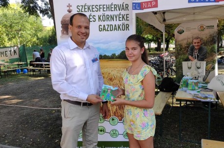 Nagy érdeklődés fogadta a Gazda leszek verses színezőket