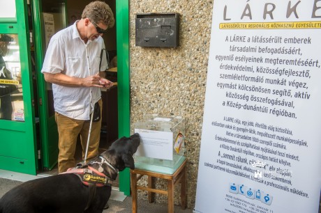 Tagjainak segédeszköz vásárlását támogatja a LÁRKE