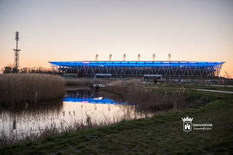 Az autizmus világnapján, április 2-án este kékbe öltözik a stadion