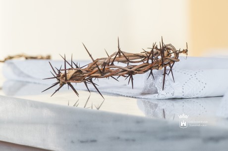 Nagypénteken Jézus kereszthalálára emlékeznek világszerte