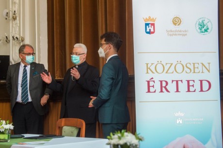 „Közösen - Érted” - összefogással segítenek a válsághelyzettől szenvedő embereknek