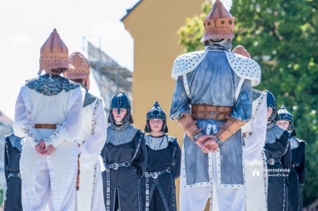 Középkori élő sakk - A három király csatája vasárnap a Nemzeti Emlékhelyen