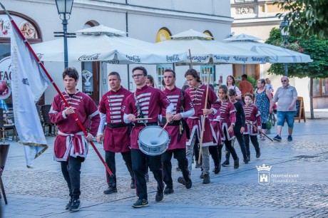 Visszatért a Művészkorzó - színészek, zenészek, hagyományőrzők a Belvárosban