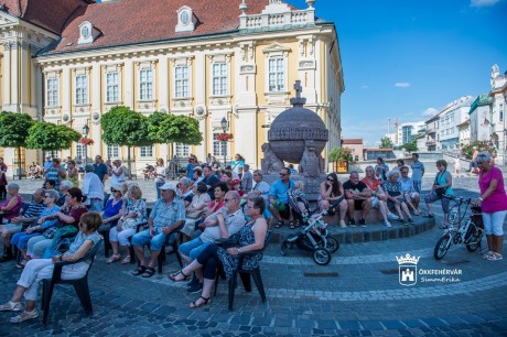 Jelenetek egy házasságból – kabaré a Művészkorzón