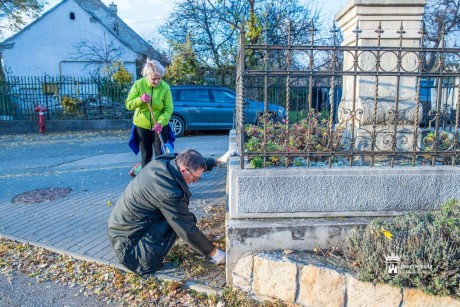 A közösség összefogásával szépült meg a Lehel utcai kereszt környéke