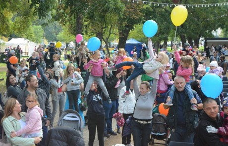 Gyereket a magasba! - idén is csatlakozott a város a rekordkísérlethez