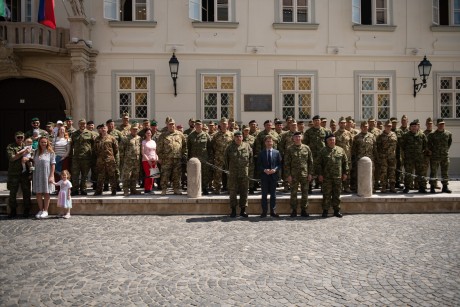 A Városházán fogadta Székesfehérvár polgármestere a HQ MND-C állományát