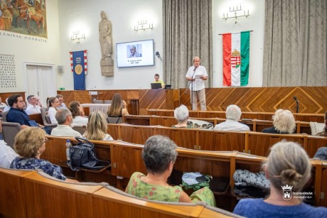 Íróként, kulturális szervezőként és mecénásként is sokat tett Fehérvárért