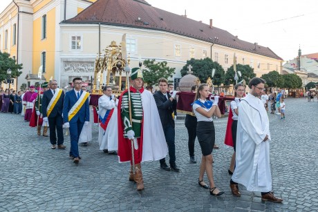 Kitartani a Szent István-i értékek mellett – fogadalmi szentmisével emlékeztek