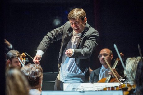 Évadnyitó koncert - Mendelssohnnal varázsolt az Alba Regia Szimfonikus Zenekar