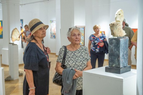 Keresd a békét! - kiállítás nyílt a Szent Korona Galériában