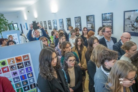 Tópartisok a VÁROS-HÁZÁN – Megnyílt az Őszi tárlat