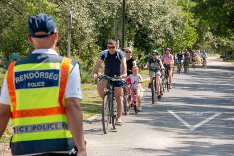 Balesetmegelőzés - bicikliseket ellenőriztek a rendőrök