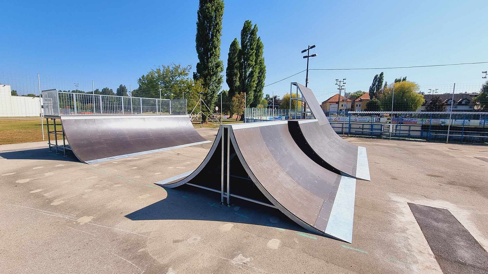 Négy új elemmel nyitott a Bregyó újjáépített skateparkja - tovább épül ősszel a pálya