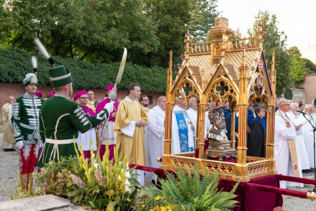 Regnum Marianum - Szent István országfelajánlását ünnepelte Székesfehérvár