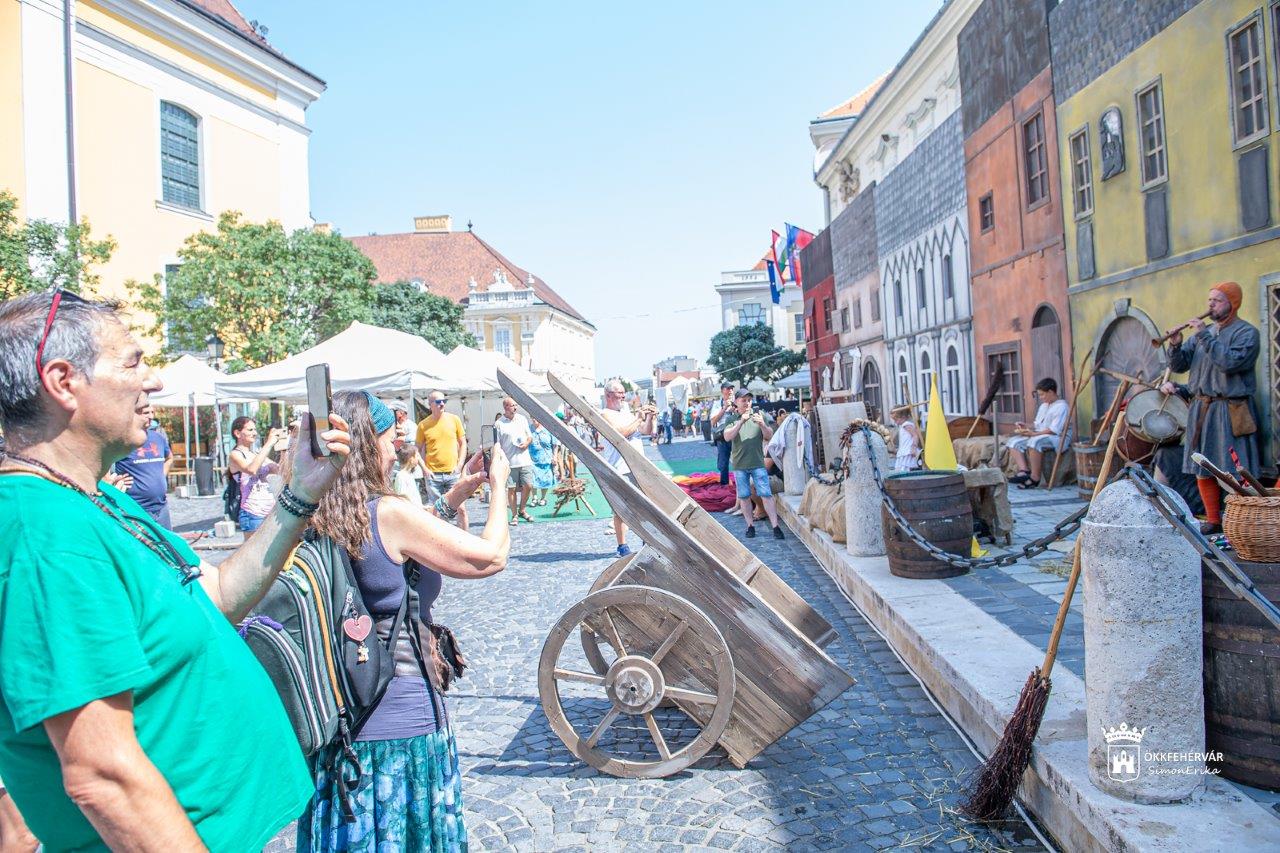 Középkori forgatag három napon át Székesfehérvár Belvárosában