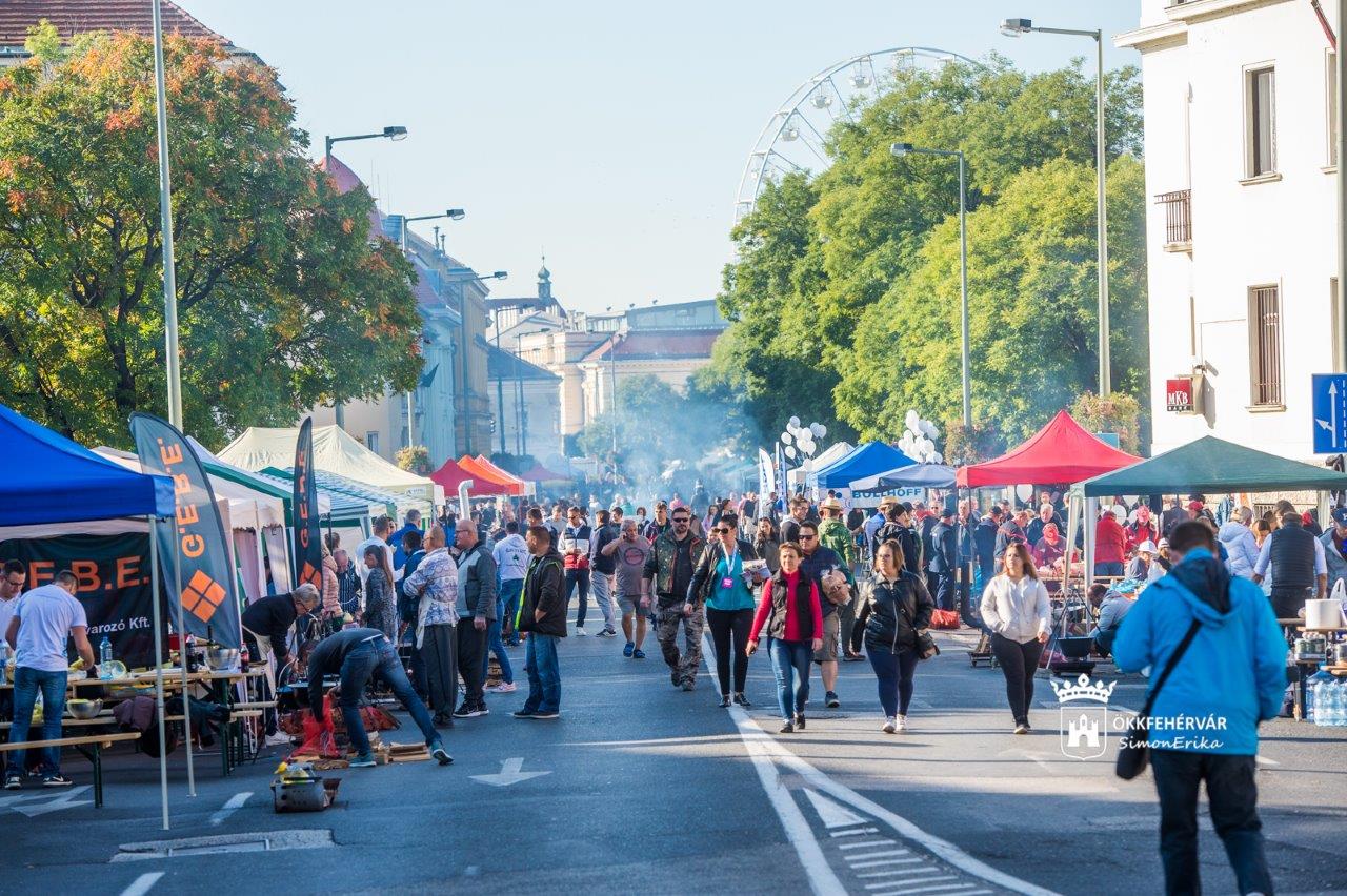 Újra több száz bográcsban rotyog majd lecsó szeptember 14-én